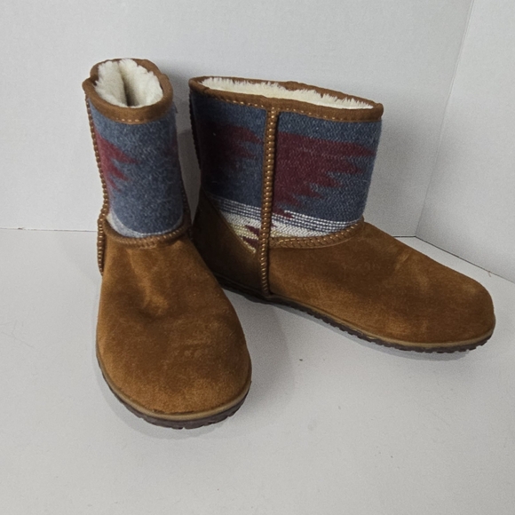 Minnetonka Southwest Style Boots - Picture 2 of 8